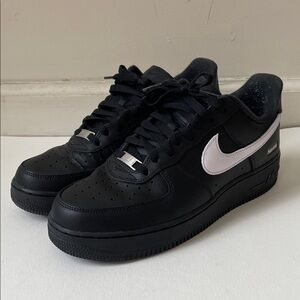 Supreme Nike Black and White Air Force 1 Sneakers size 9 100% authentic